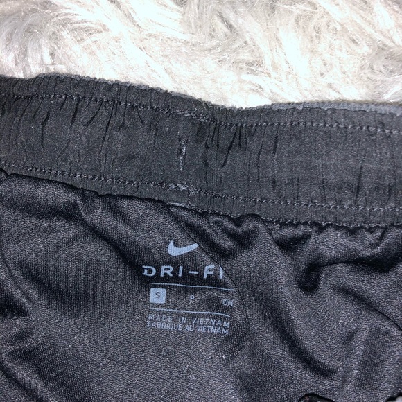 nike shorts - Picture 2 of 2